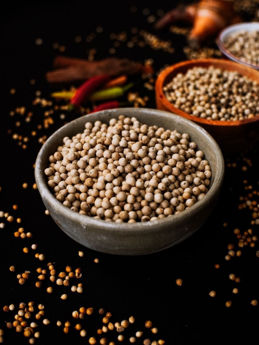 Difference Spices Same Vine, Different Spice: White Pepper vs Black Pepper | Spice to Sauce